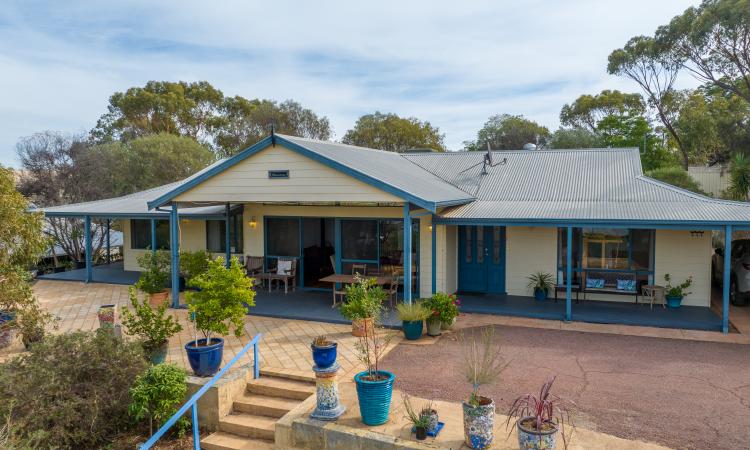 Charming Hilltop Retreat in Toodyay