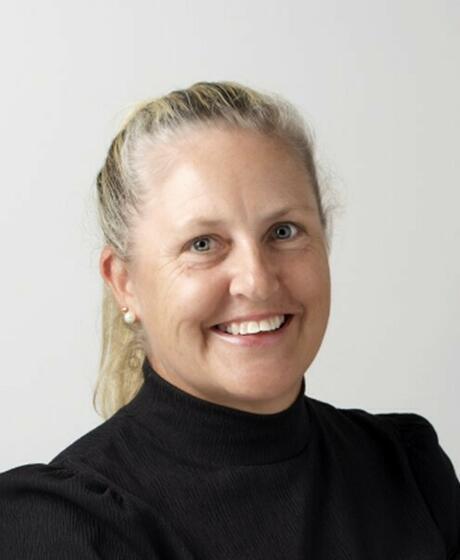 Nadine Jones photo