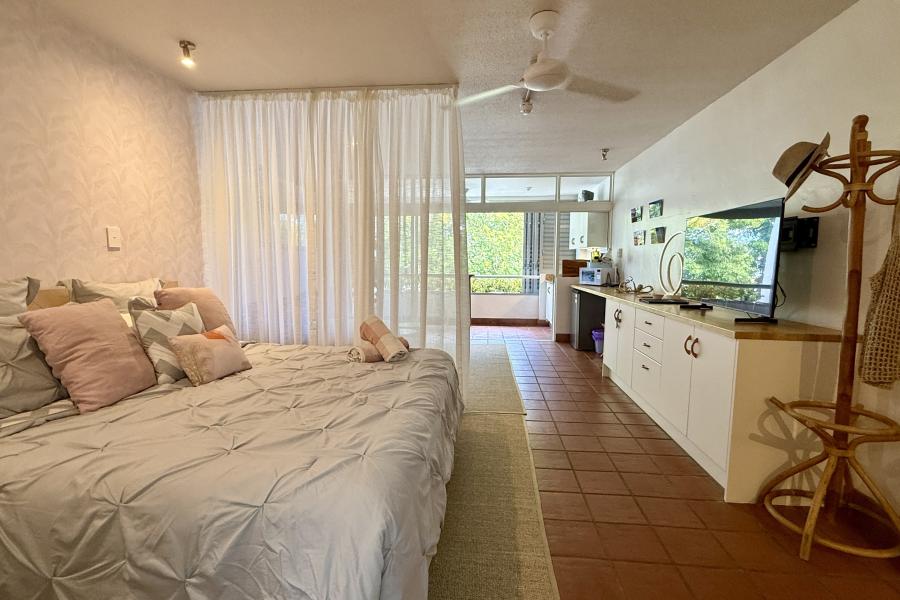 The Sugar Wharf Apartment