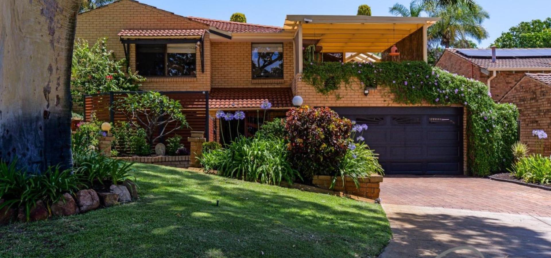 MAGNIFICENT HOME WITH GROUND FLOOR GRANNY FLAT!