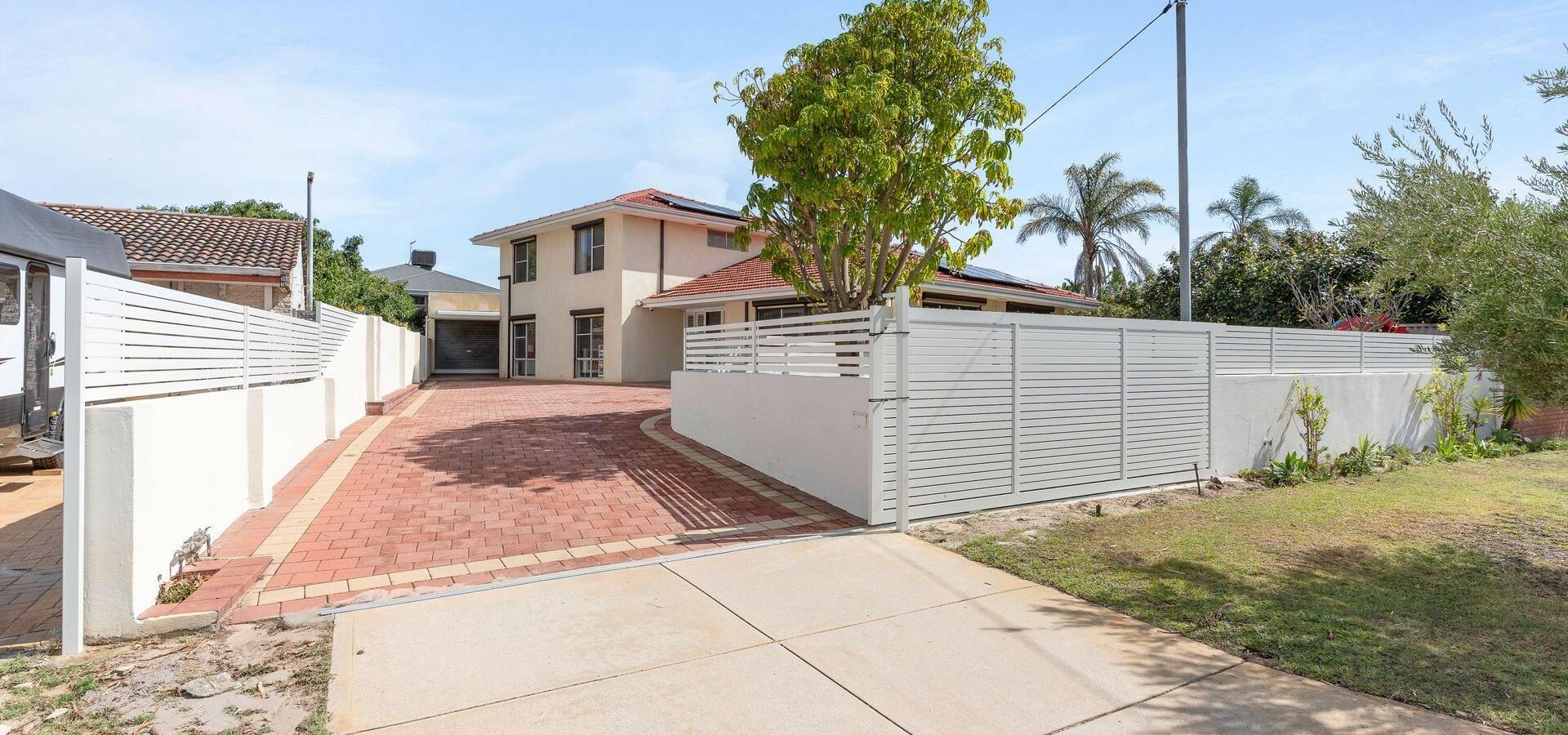 GORGEOUS RENOVATED RHSZ HOME!