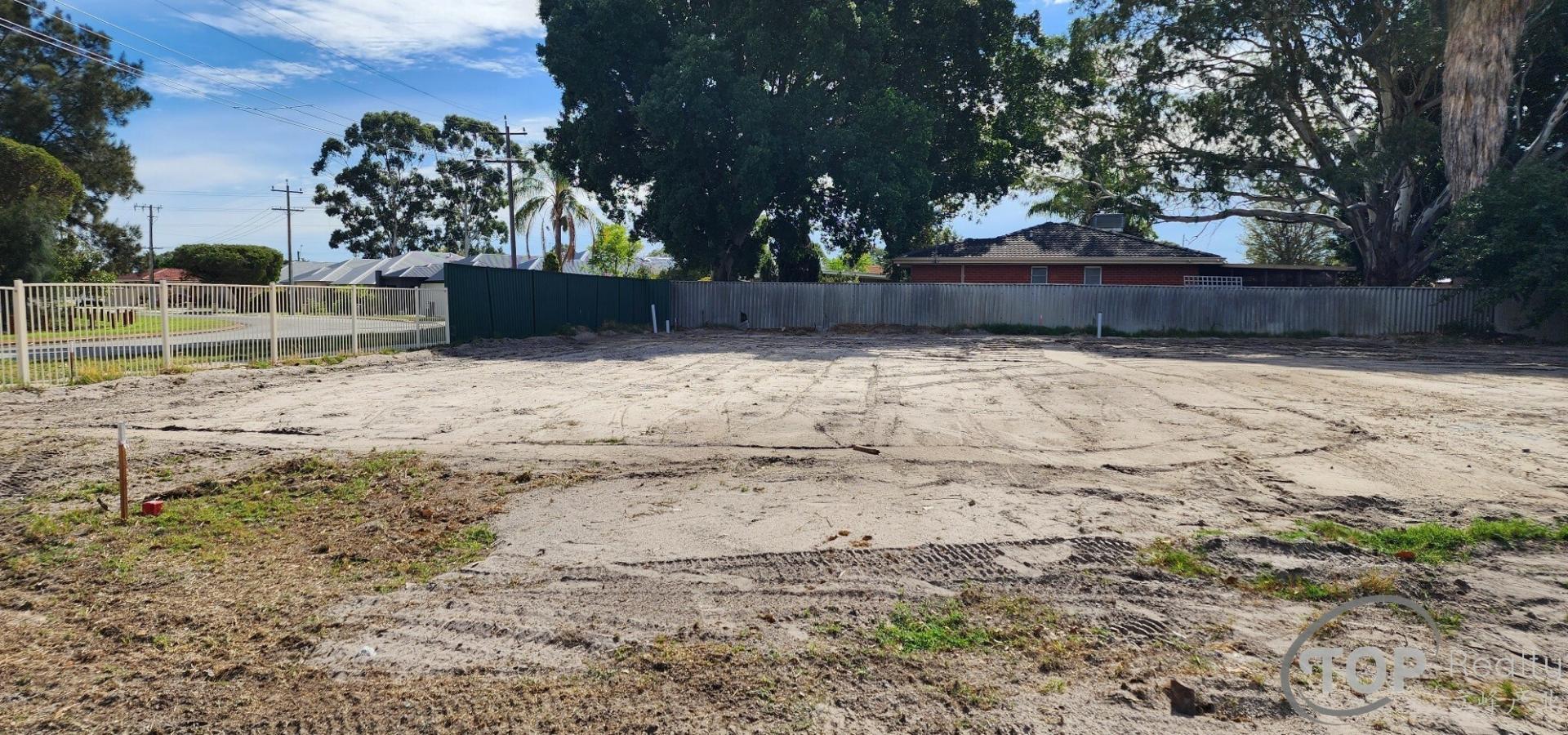 NEW PRICE! EXCELLENT BUY! VACANT BLOCK ACROSS FROM PARK!