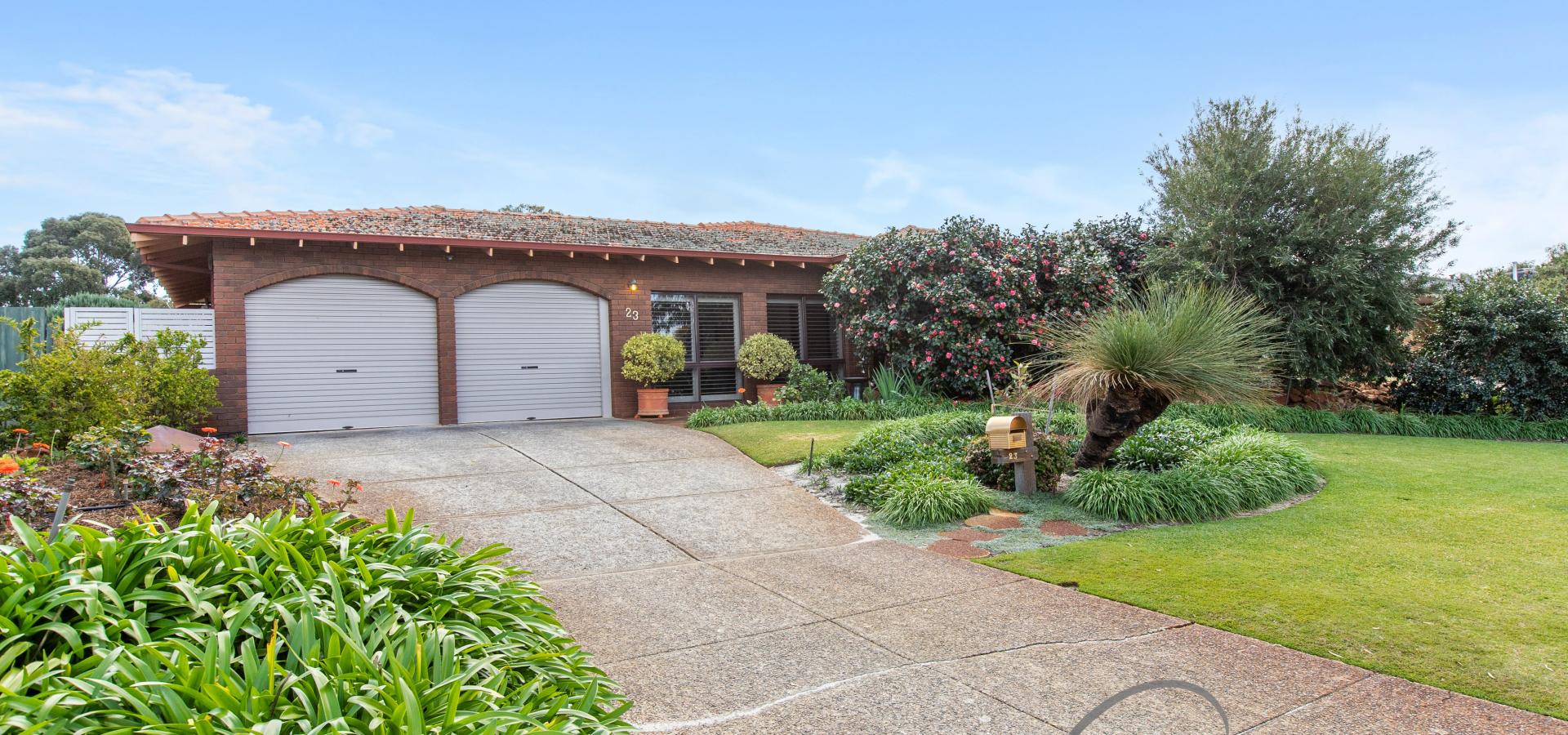 STUNNING RENOVATED HOME WITHIN OBERTHUR PRIMARY & WILLETTON HIGH SCHOOL ZONES!