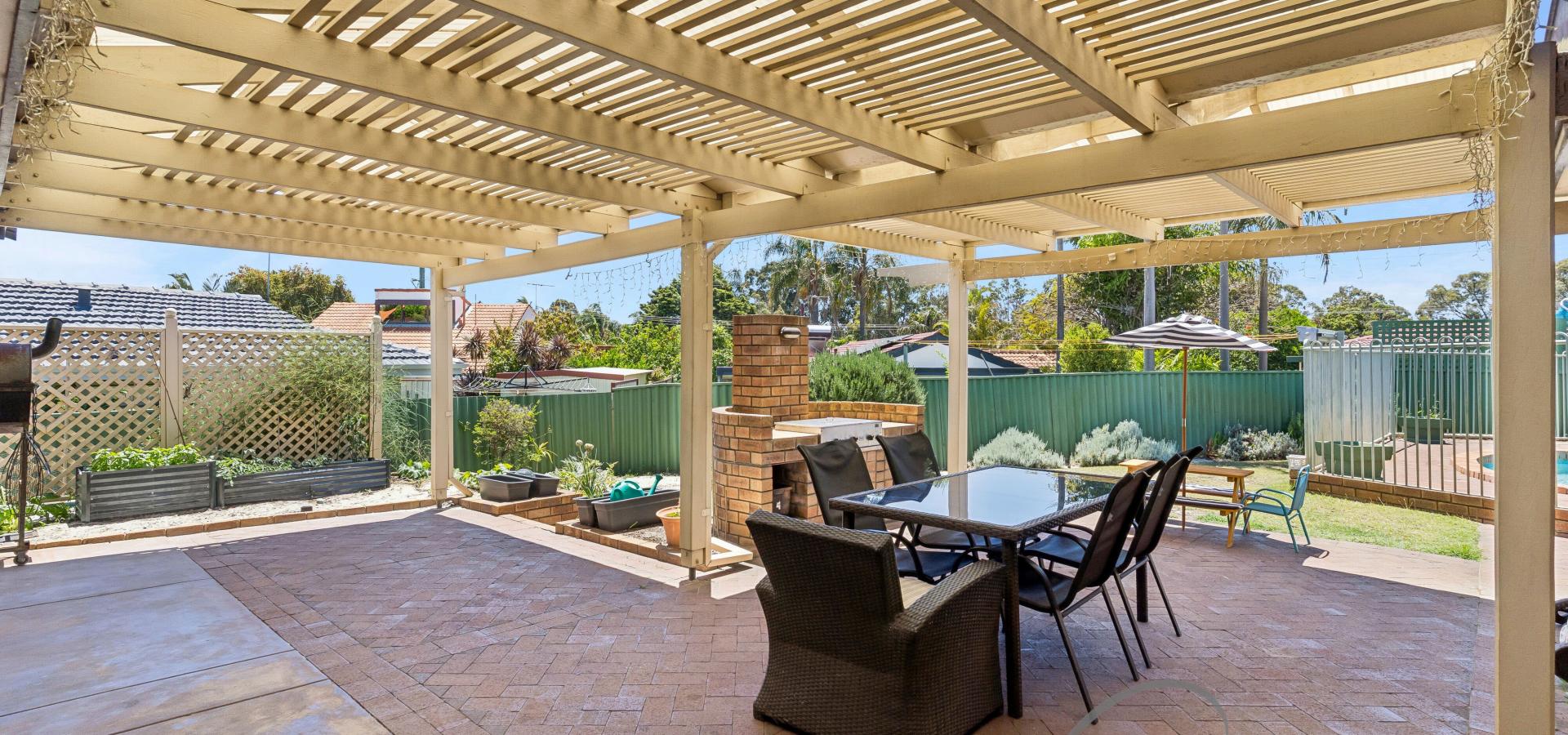 WELL PRESENTED HOME CLOSE TO AMENITIES!