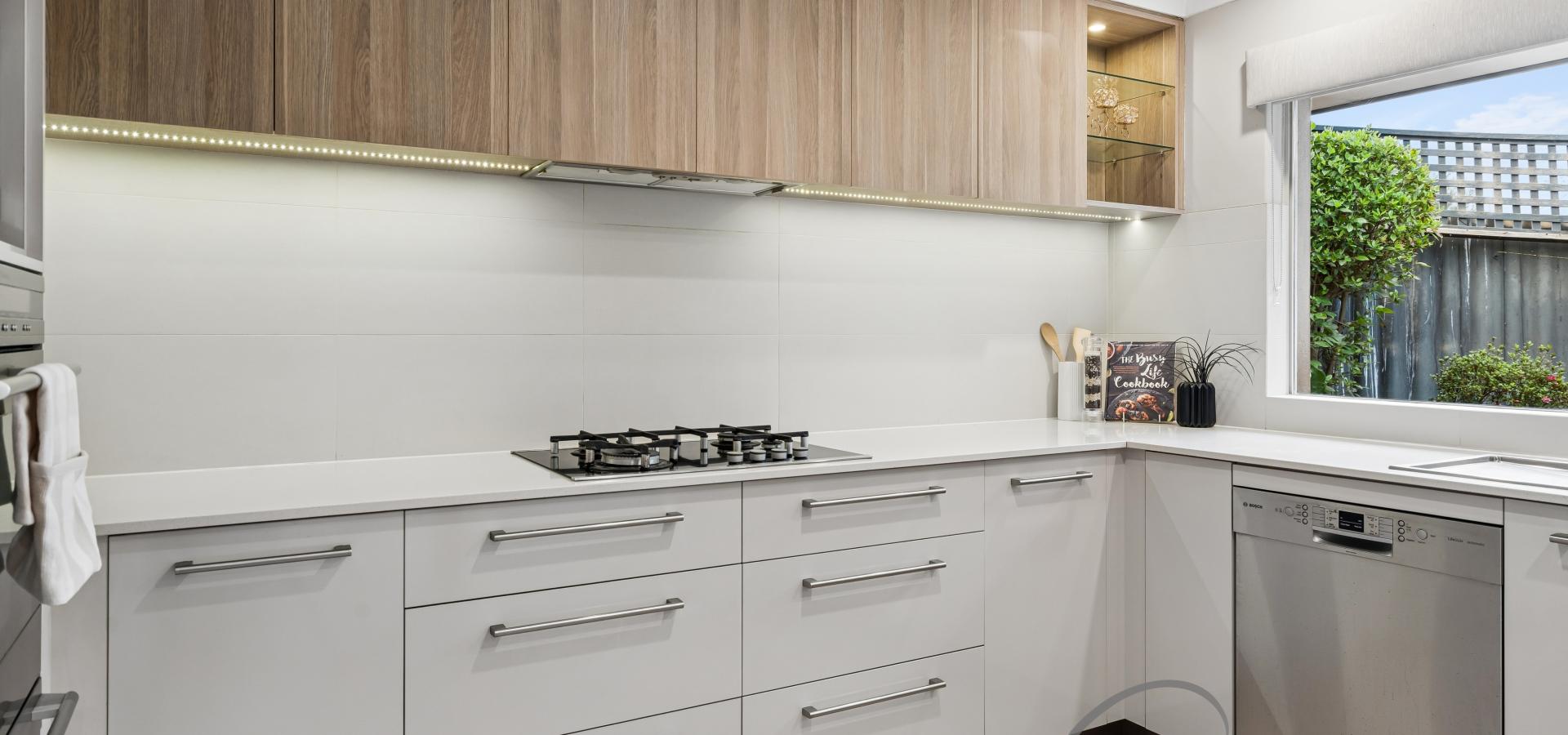 ALL OFFERS! RENOVATED HOME CLOSE TO SOUTHLANDS & SCHOOLS!