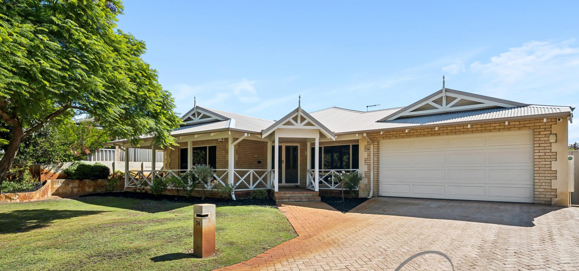 BEAUTIFUL HOME NEXT TO PINEY LAKES RESERVE!