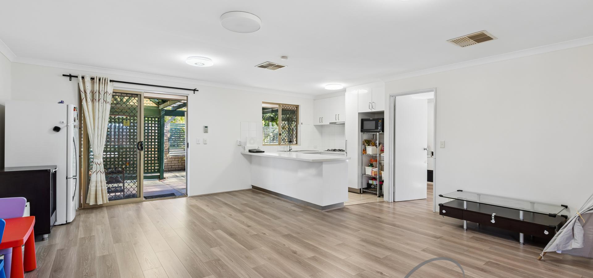 FABULOUS STARTER OR RETIREMENT PARKSIDE HOME!