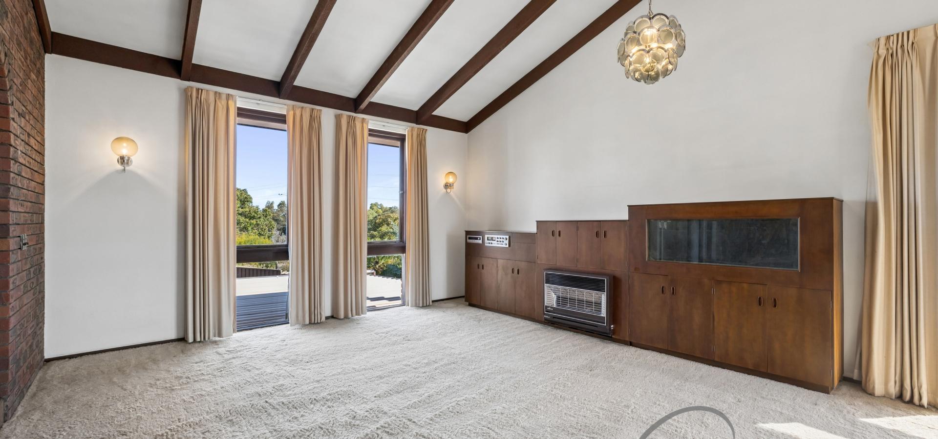 RHSZ HOME WITH CAPTIVATING CITY VIEW!