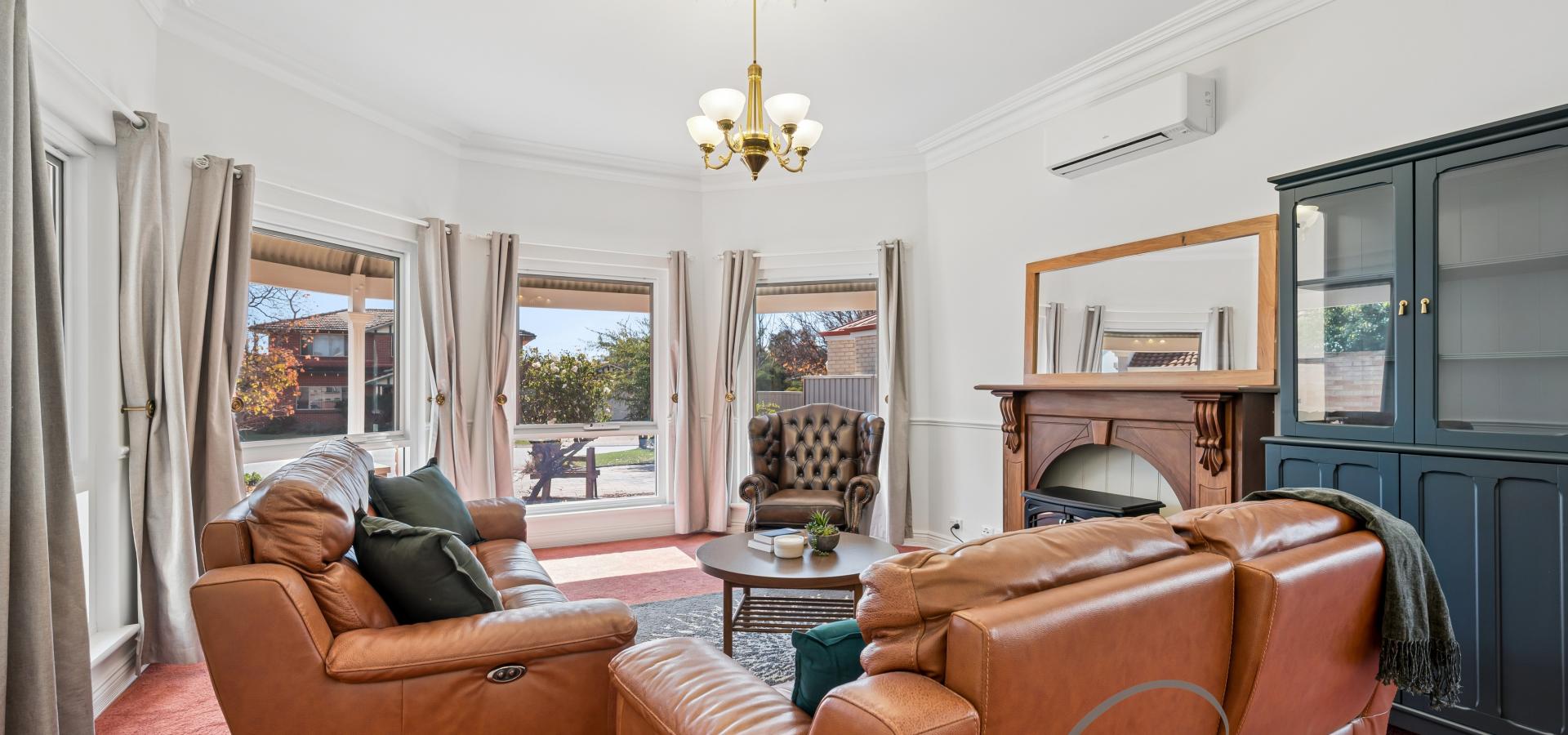 NEW PRICE! EXCEPTIONAL FAMILY LIVING IN A PRESTIGIOUS RHSZ LOCALE
