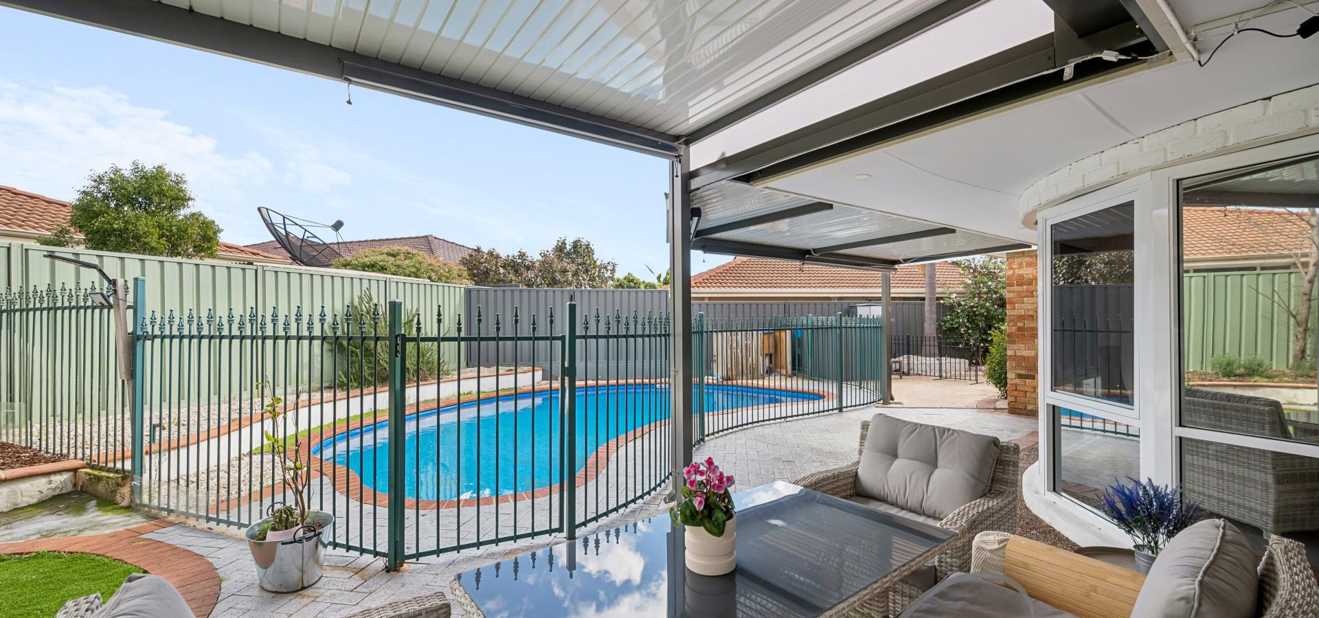 NEW PRICE! EXCEPTIONAL FAMILY LIVING IN A PRESTIGIOUS RHSZ LOCALE