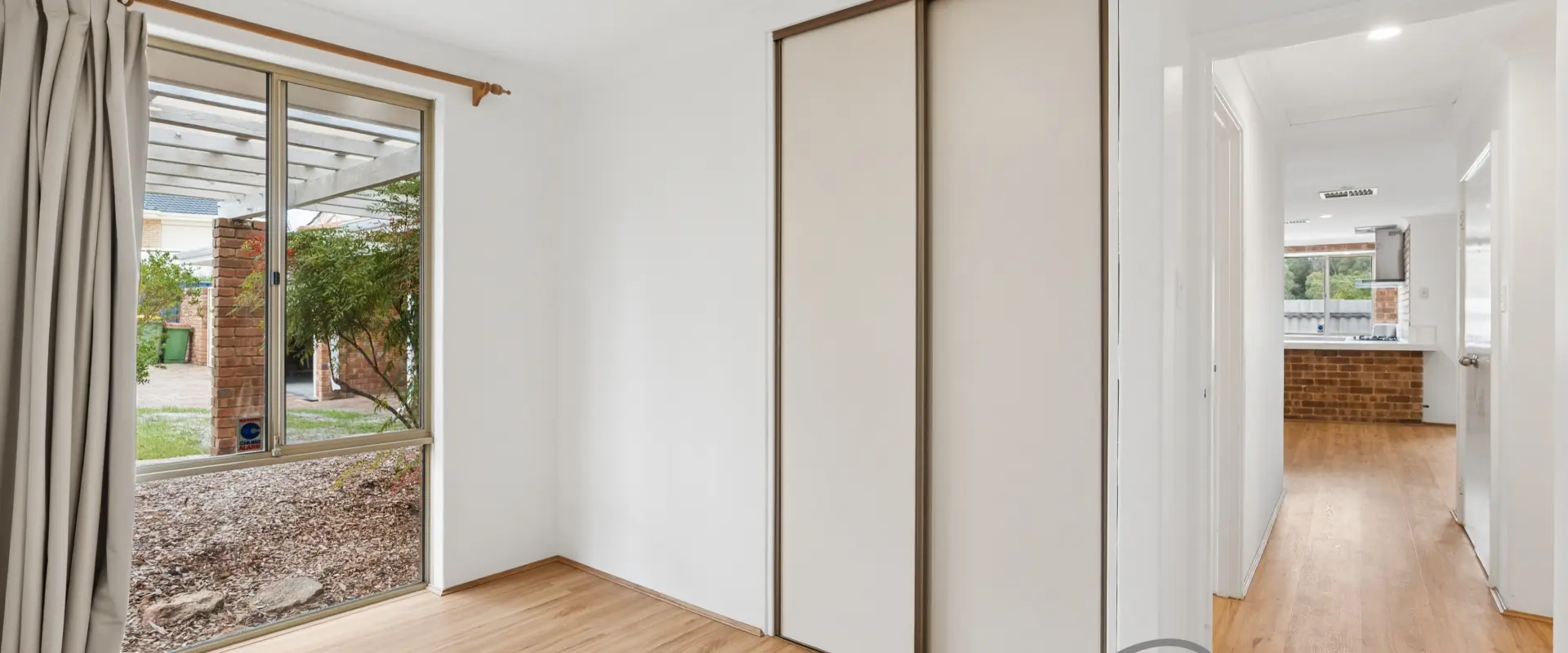 Top Realty - SPACIOUS RHSZ HOME ON LARGE 827SQM BLOCK