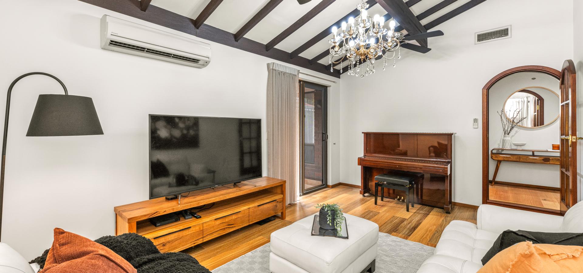 WELL PRESENTED FAMILY HOME IN RHSZ!