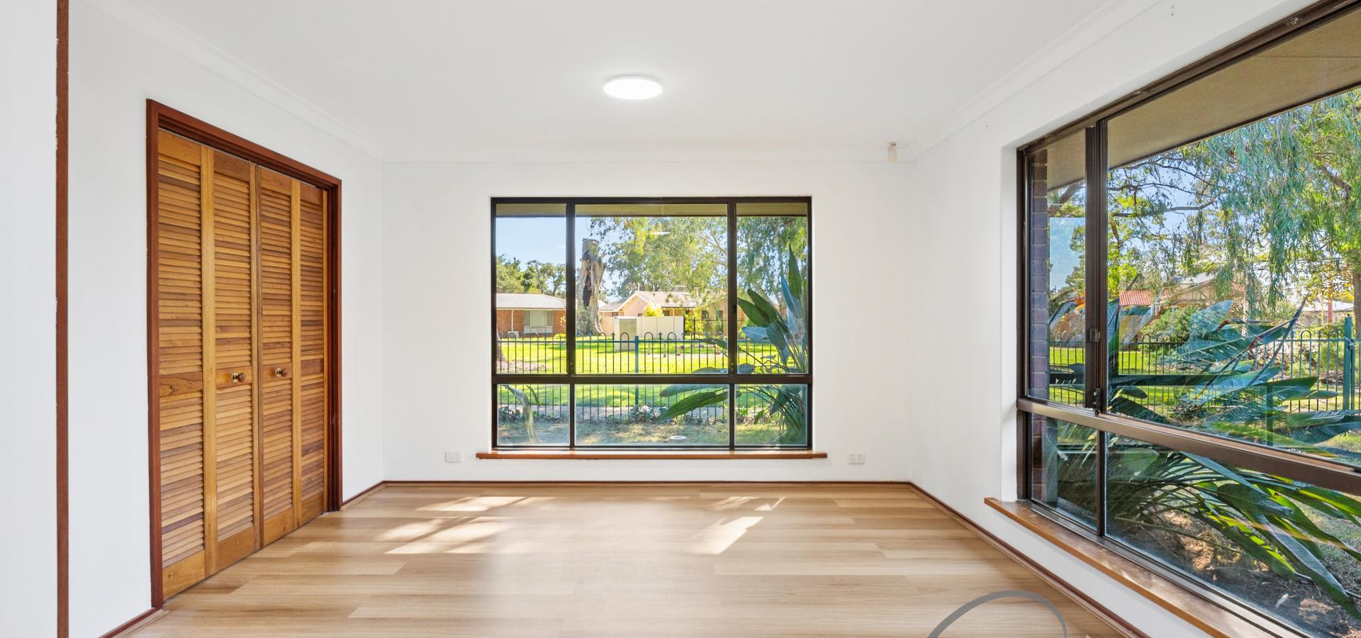NEW PRICE! UPDATED SPACIOUS FAMILY HOME