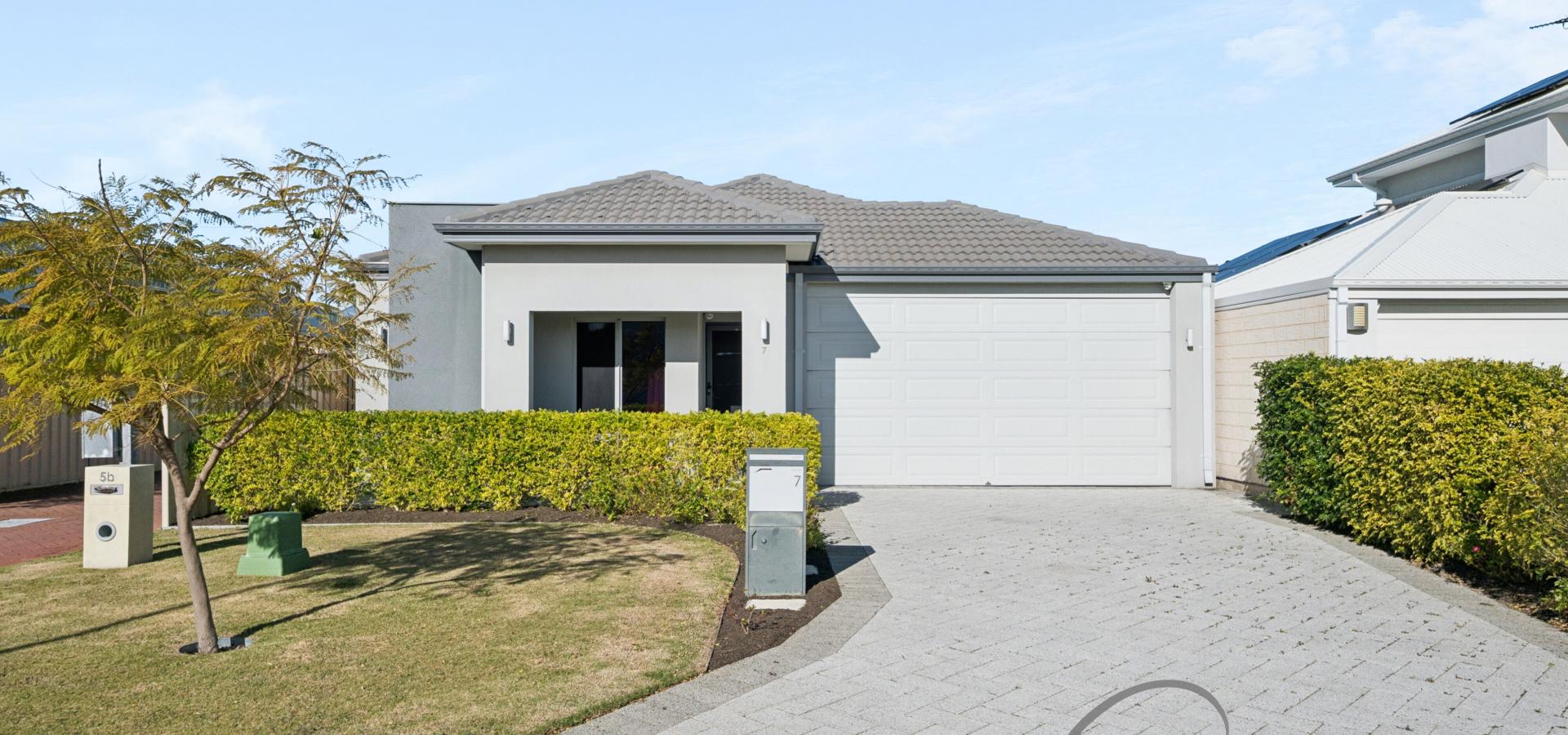 MUST BE SOLD! BUILT CIRCA 2019 EASY CARE WHSZ HOME