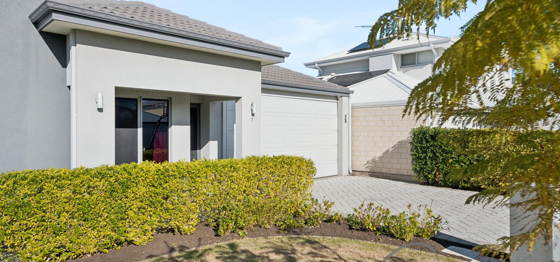 MUST BE SOLD! BUILT CIRCA 2019 EASY CARE WHSZ HOME