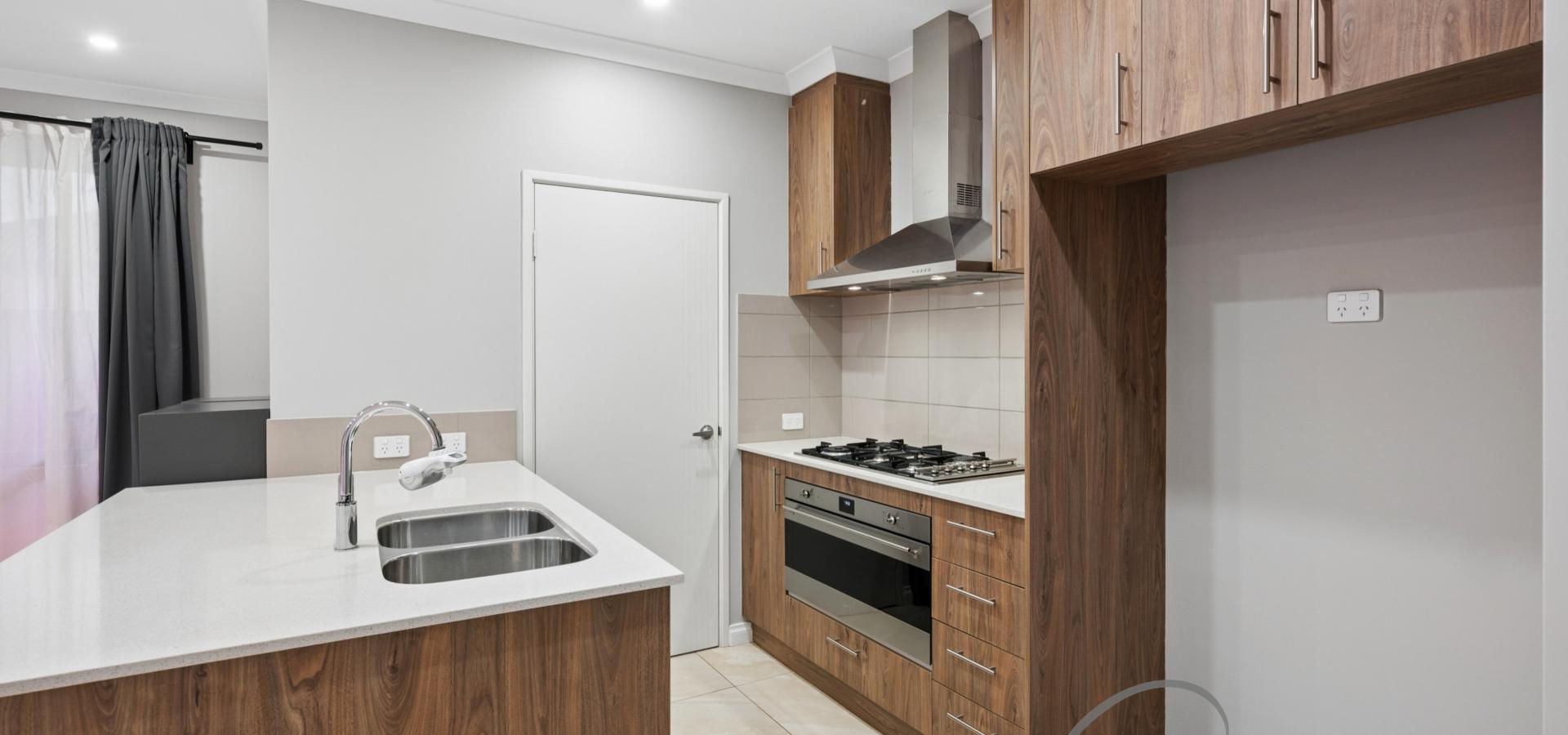 NEW PRICE! BUILT CIRCA 2019 EASY CARE WHSZ HOME