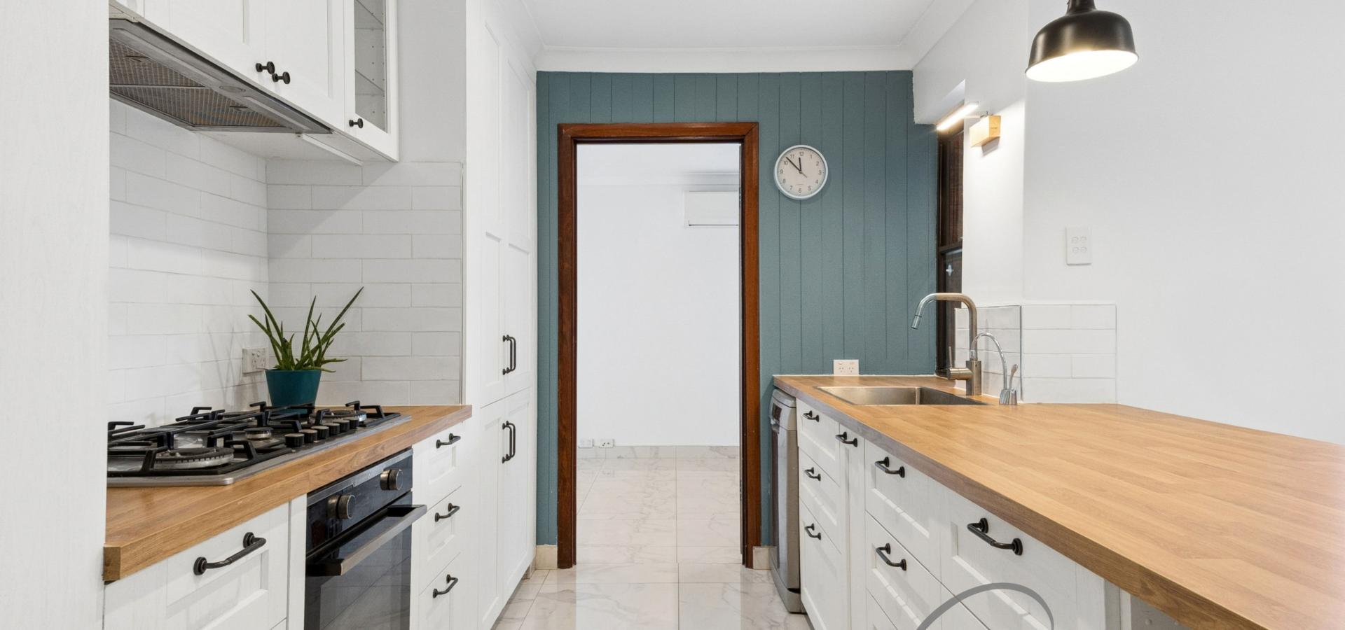 BEAUTIFULLY RENOVATED & CONVENIENTLY LOCATED!