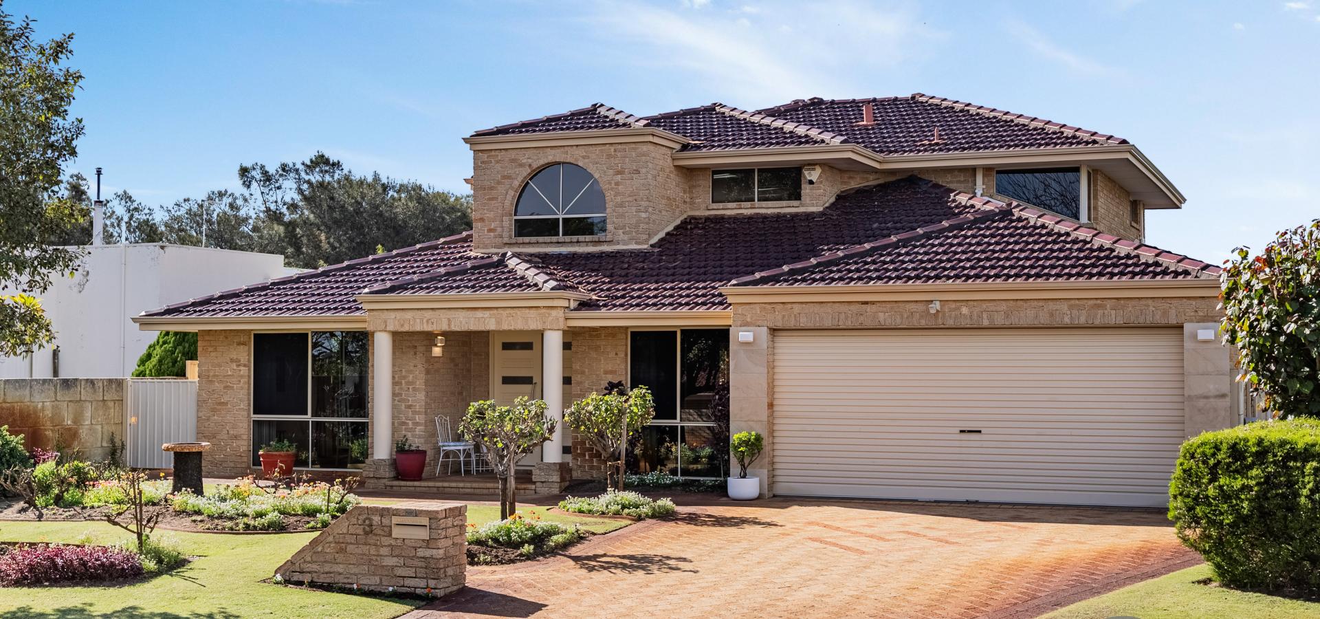 IMMACULATE FAMILY HOME NEXT TO WINTHROP PRIMARY SCHOOL