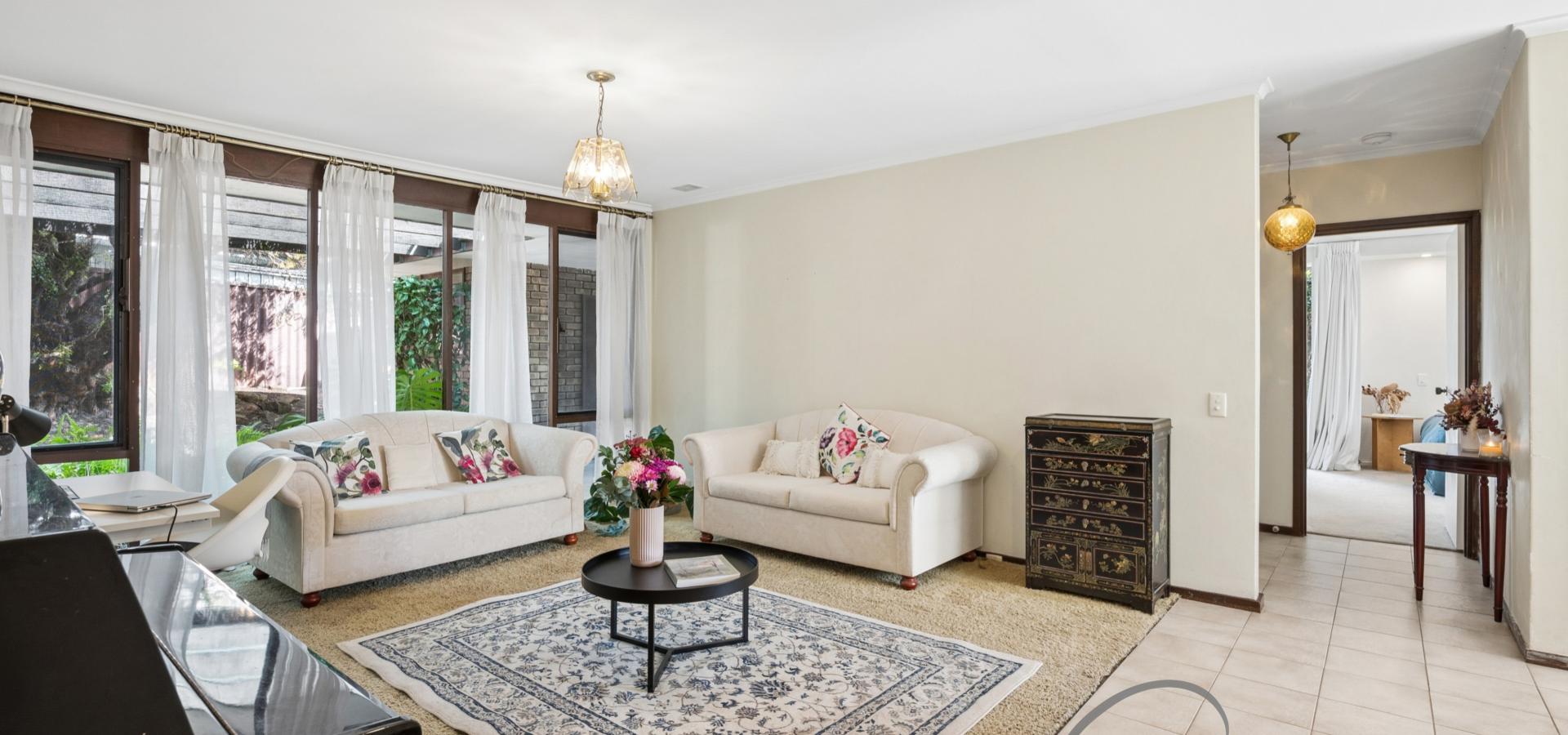 REDUCED TO SELL! EXCEPTIONAL CONVENIENCE ON A LARGE 786 SQM BLOCK