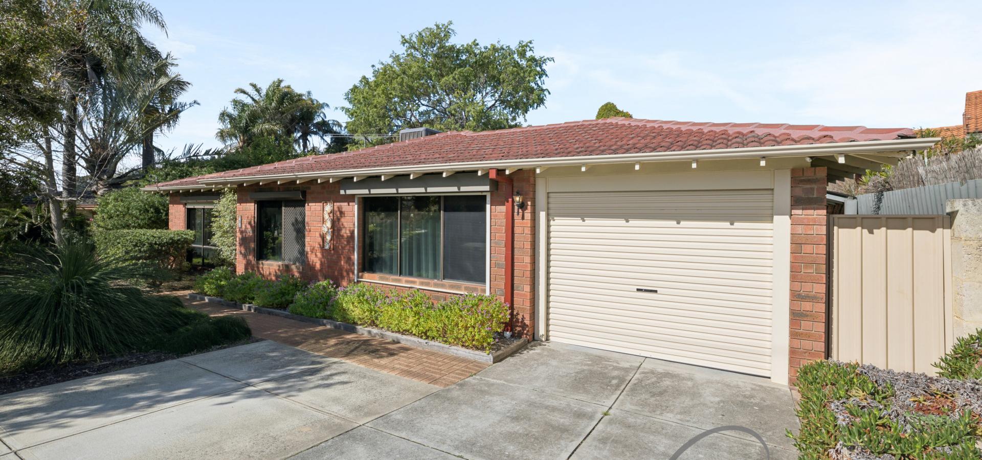 NEW PRICE! RENOVATED FAMILY HOME IN CUL DE SAC