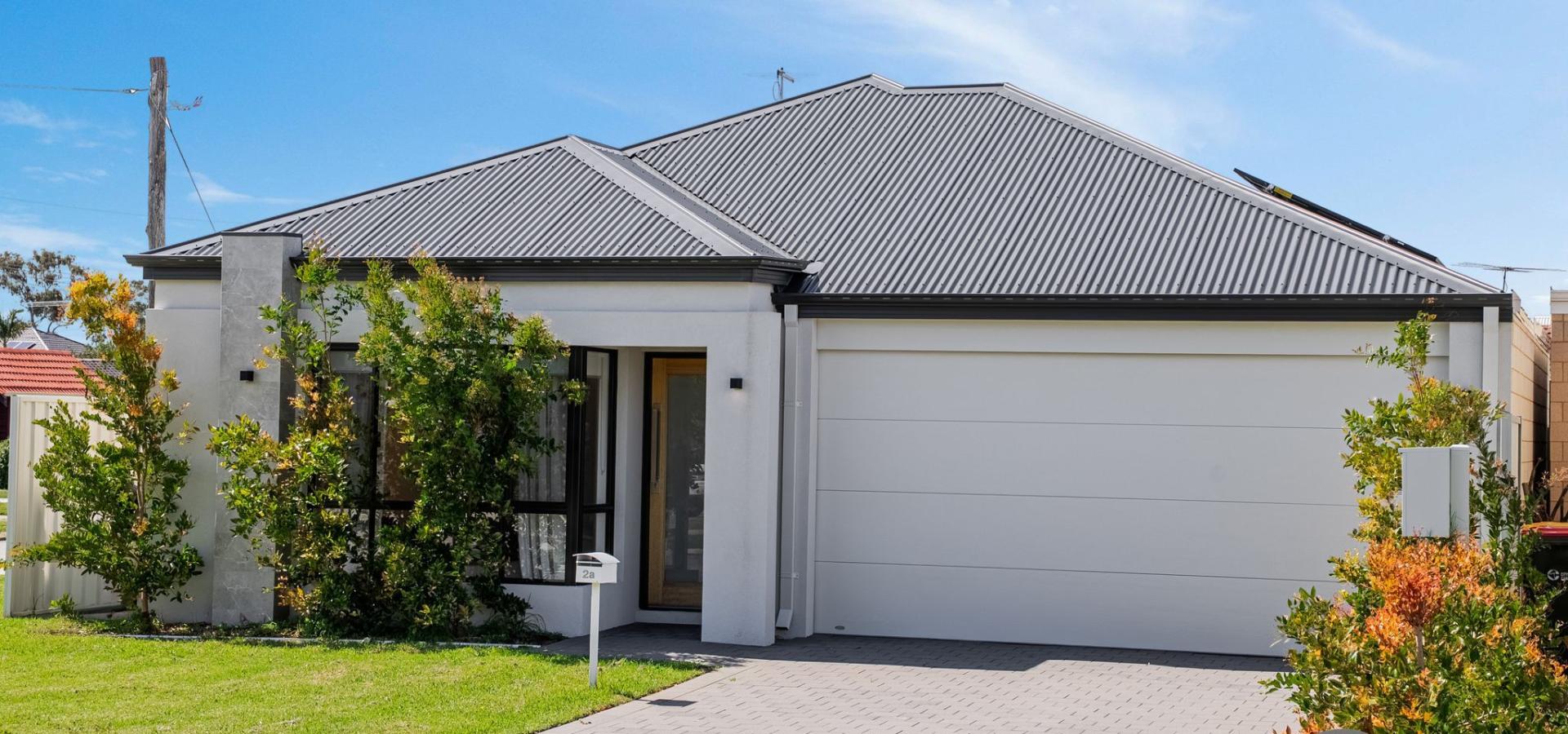 MODERN & EFFORTLESS LIVING IN THE HEART OF PARKWOOD