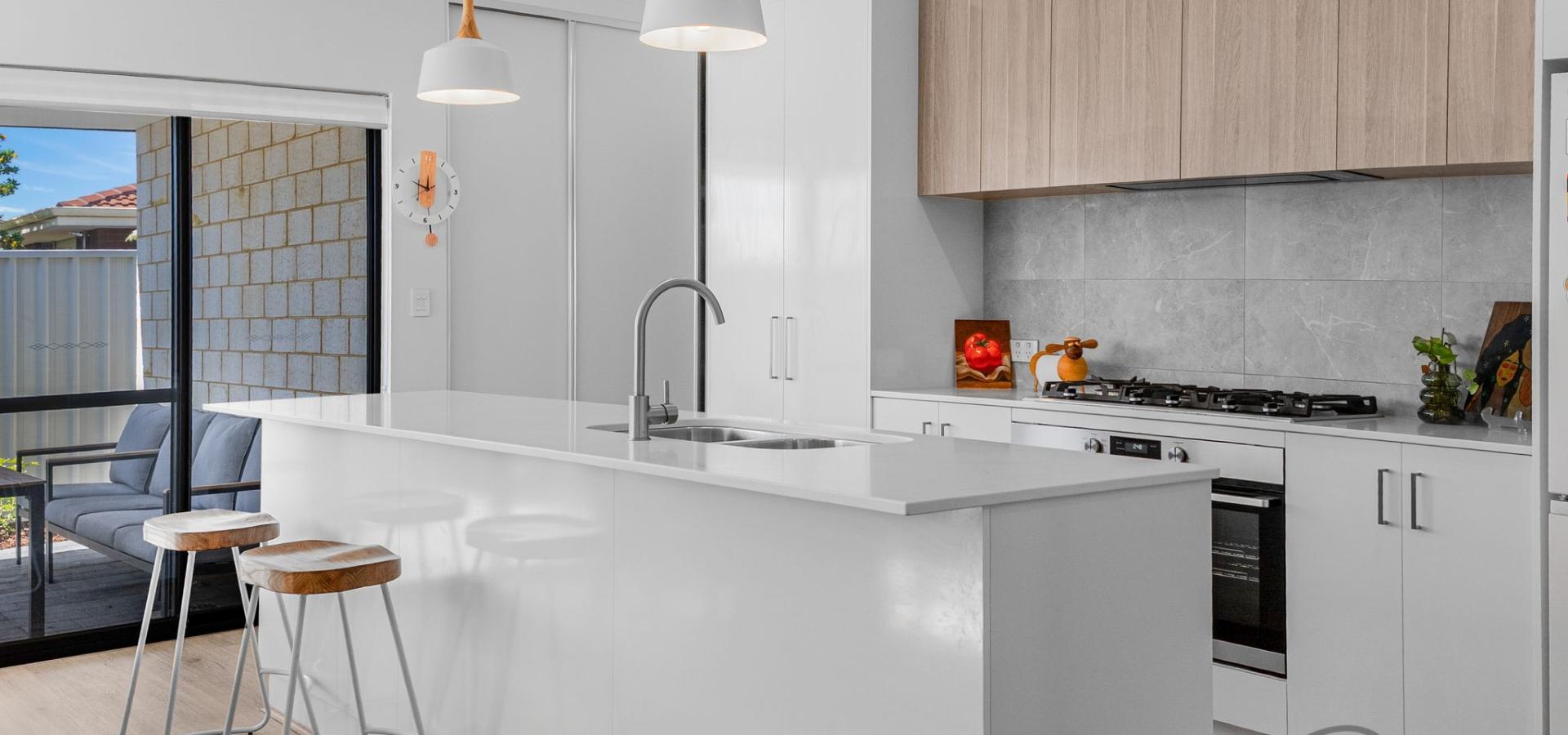 MODERN & EFFORTLESS LIVING IN THE HEART OF PARKWOOD