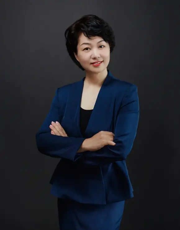 Sandy Zhang consultant-image
