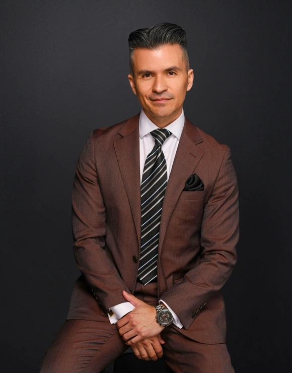 Luis Suarez consultant-image