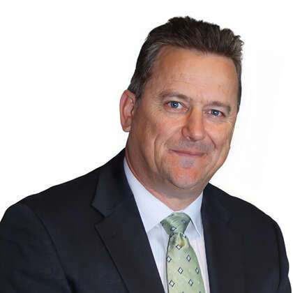 Robert Urquhart photo