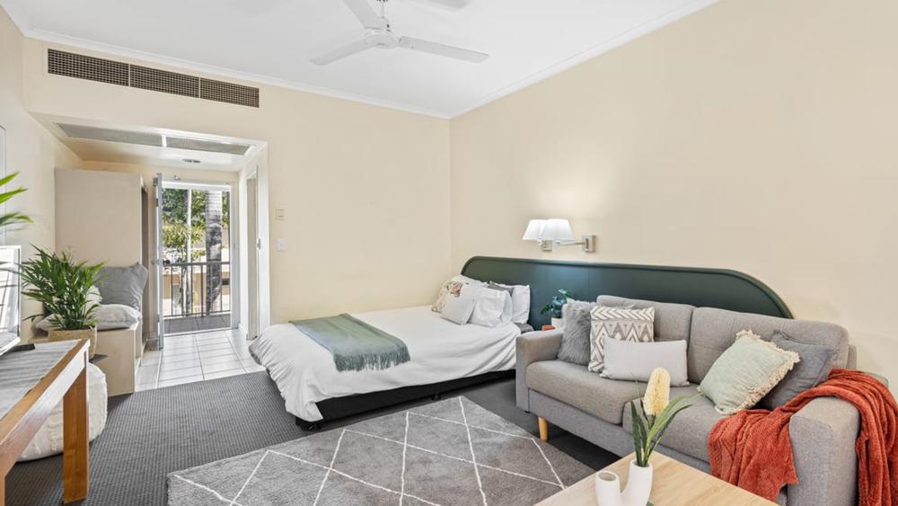 HIGH YIELDING REAL ESTATE INVESTMENT PROPERTY WITH PLENTY OF