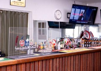 ONE OF THE CHEAPEST PUBS IN VICTORIA - 121HF