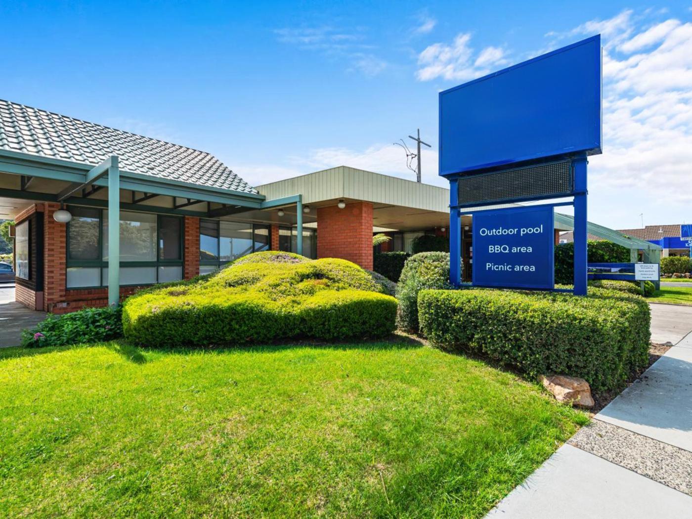 leasehold motel accommodation business for sale