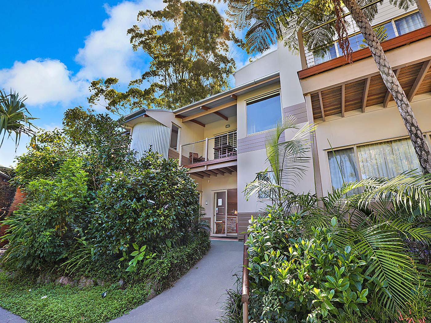 freehold motel cottage accommodation business for sale