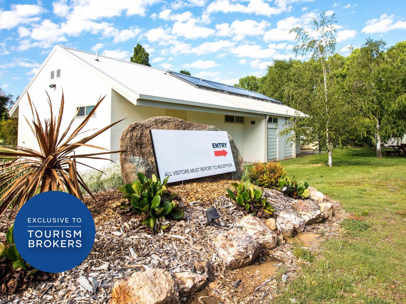leasehold accommodation caravan park business for sale