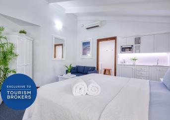 Award Winning Five-Star Boutique Motel - 2872MF