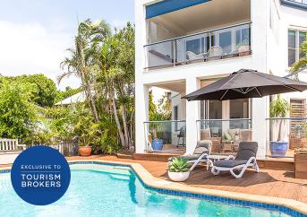 BRISBANE BAYSIDE MODERN RESIDENCE AND GUEST HOUSE - 2881MF
