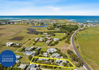 YOUR NEW COASTAL LIFESTYLE AWAITS - 2886MF