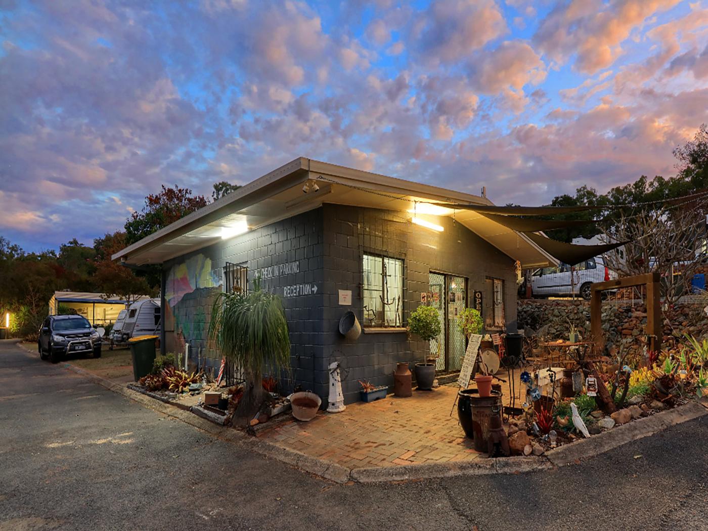 leasehold caravan park accommodation business for sale