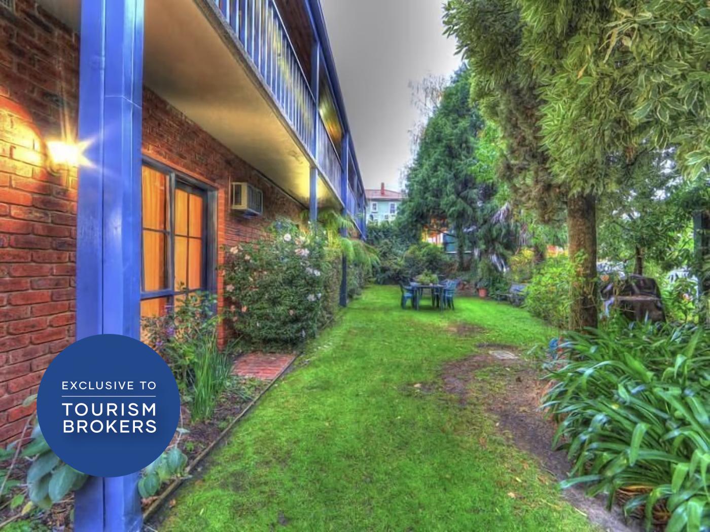 leasehold motel accommodation business for sale