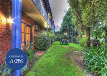 AN OUTSTANDING BUSINESS IN A BEAUTIFUL PART OF VICTORIA - 2873ML