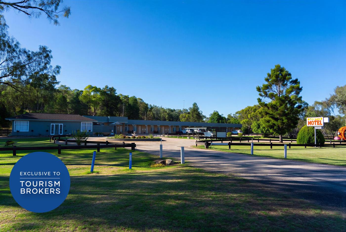 freehold motel accommodation business for sale 1434MF