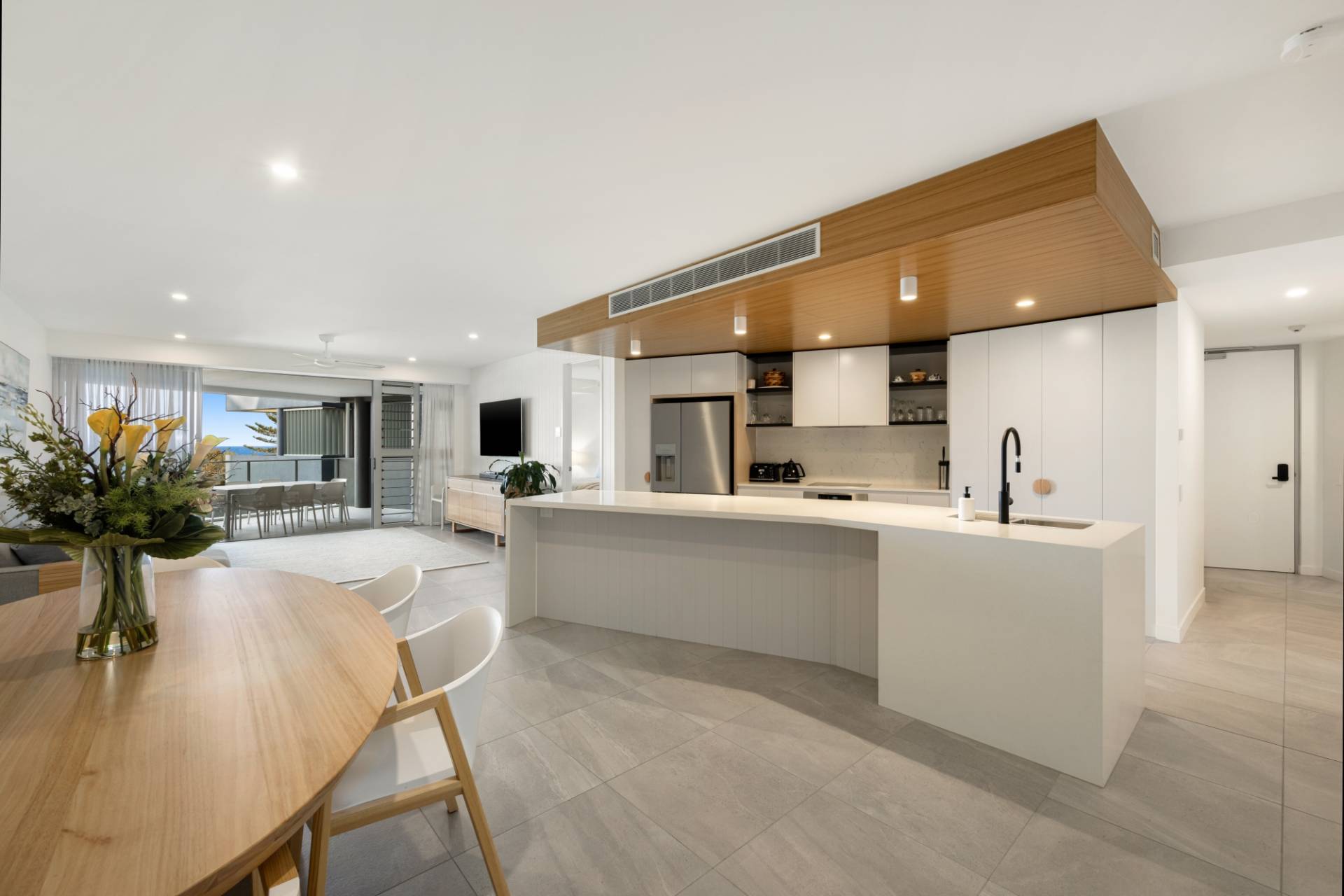 203, 118 Alexandra Parade, Alexandra Headland - Thumbnail 3