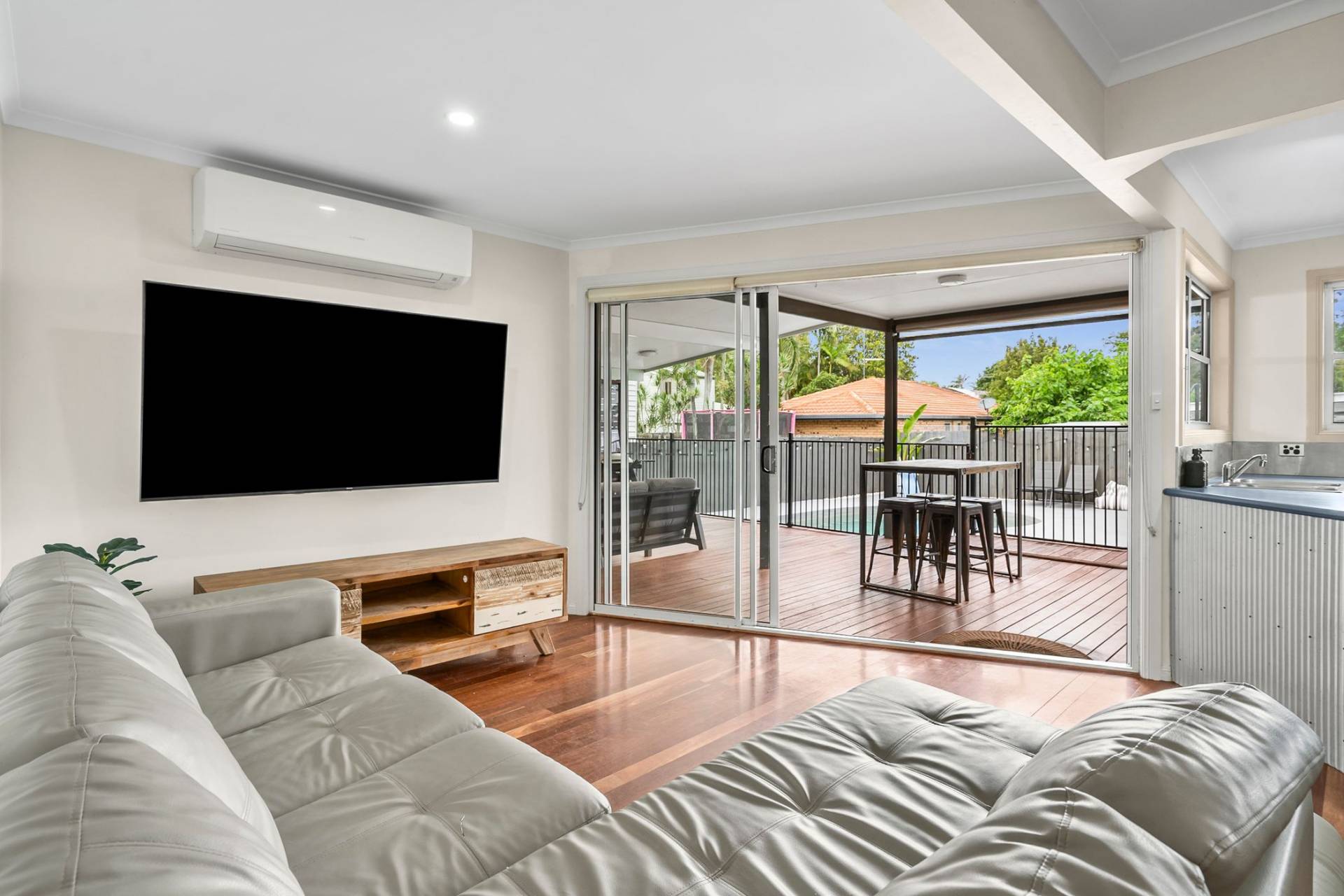 11 Bando Street, Pacific Paradise - Thumbnail 5