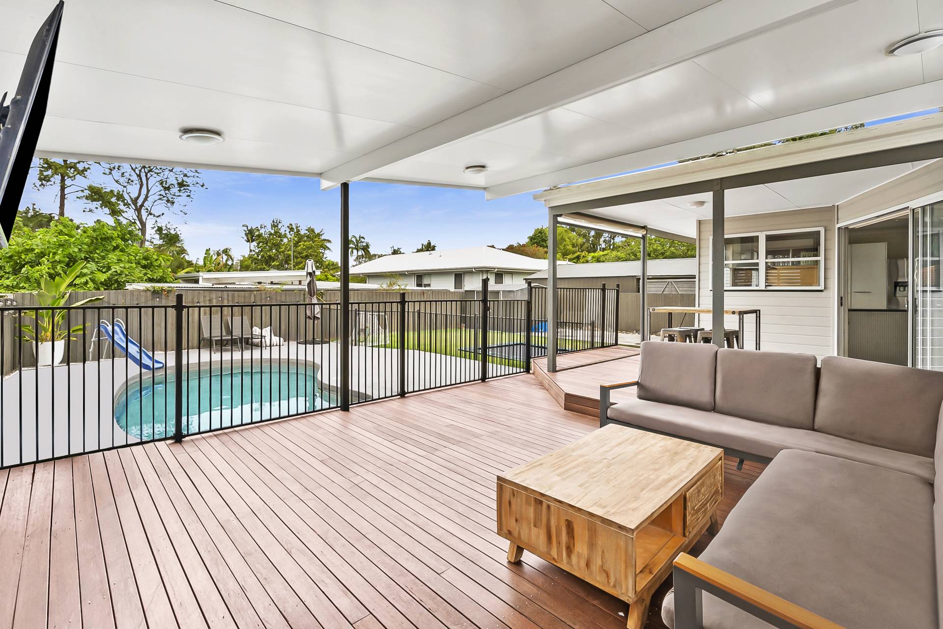 11 Bando Street, Pacific Paradise - Thumbnail 3