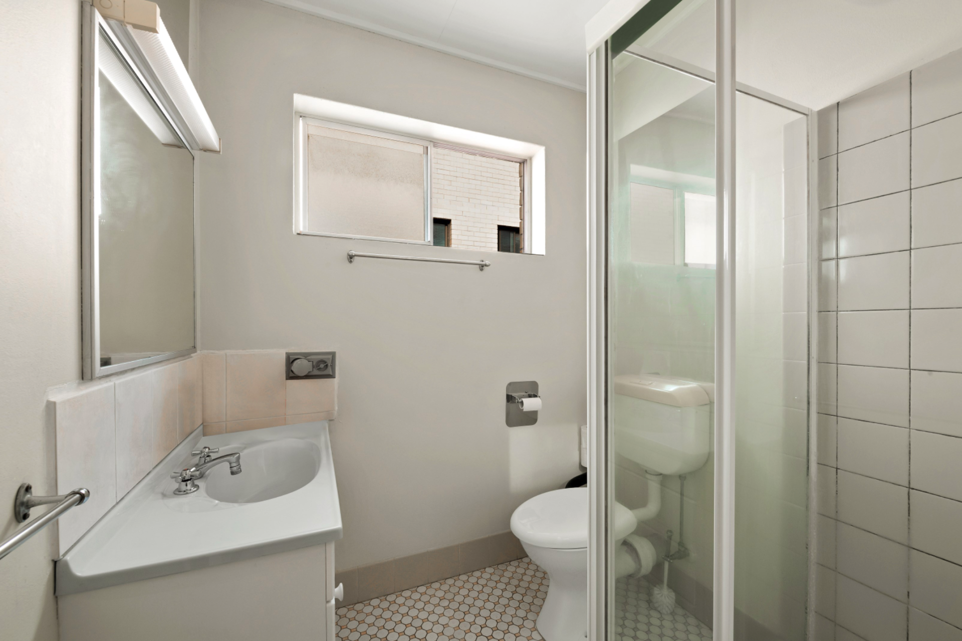 12 Dingle Avenue, Caloundra - Thumbnail 5