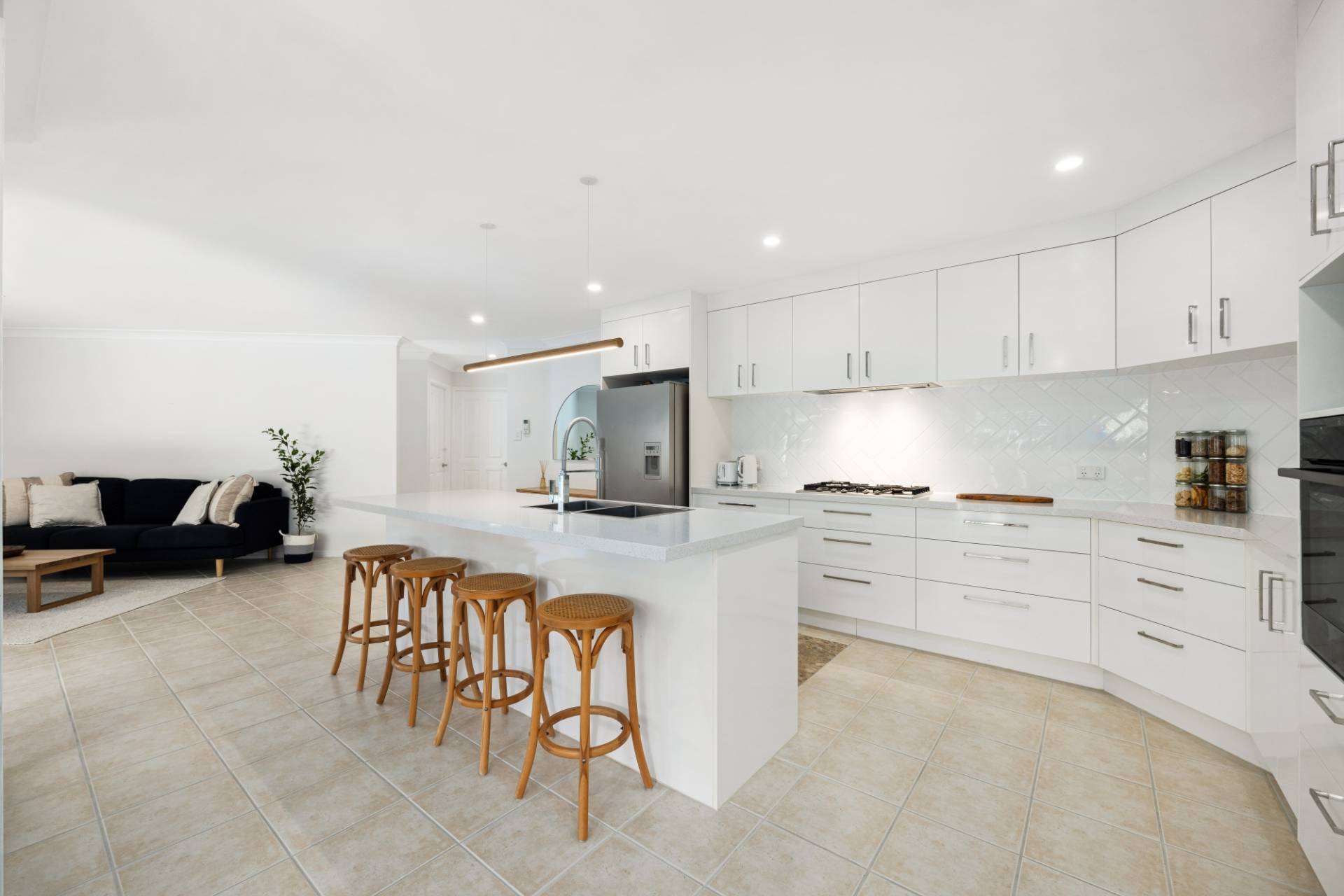 23 Barracuda Court, Mountain Creek - Thumbnail 4