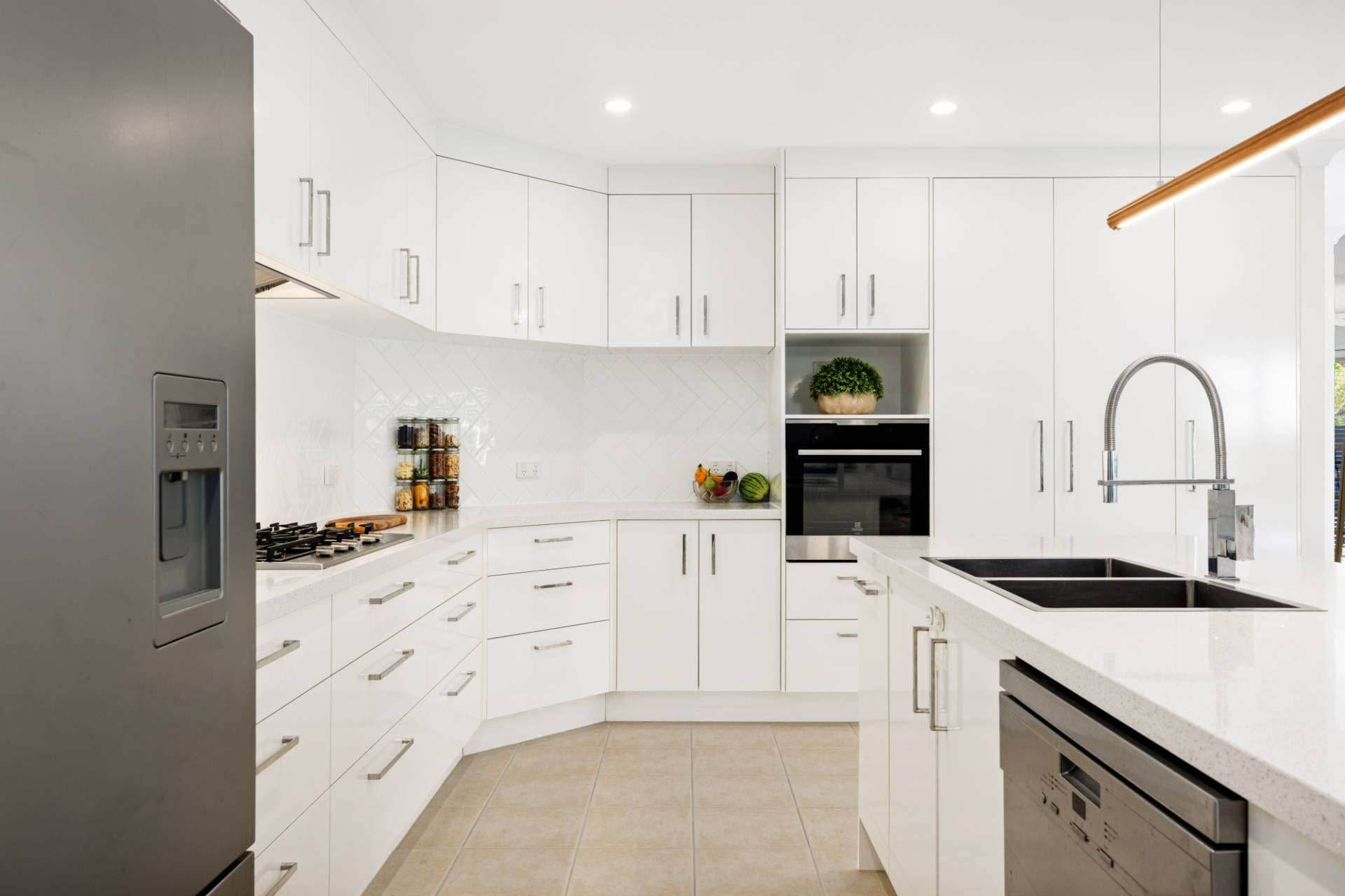 23 Barracuda Court, Mountain Creek - Thumbnail 5