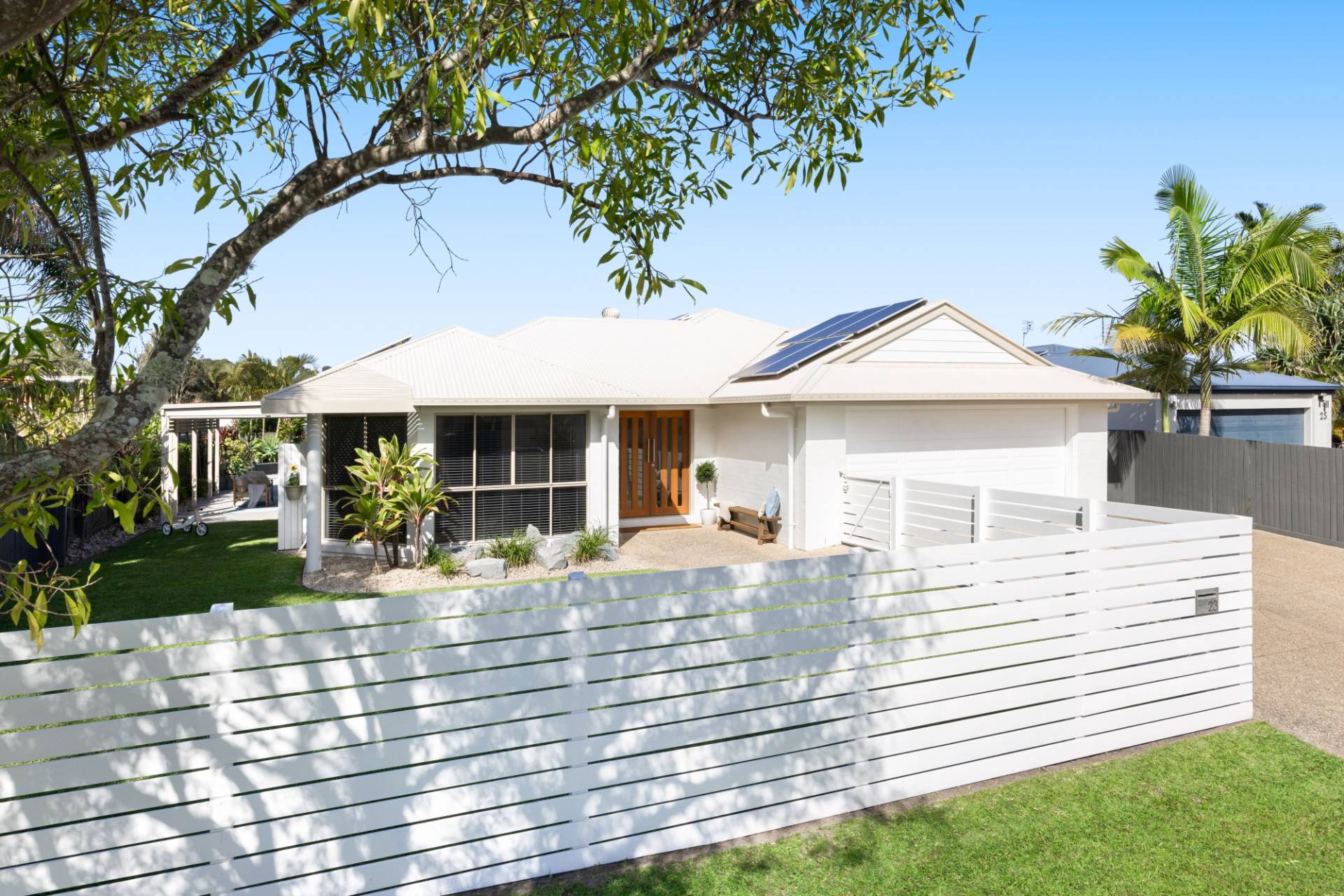23 Barracuda Court, Mountain Creek - Thumbnail 2