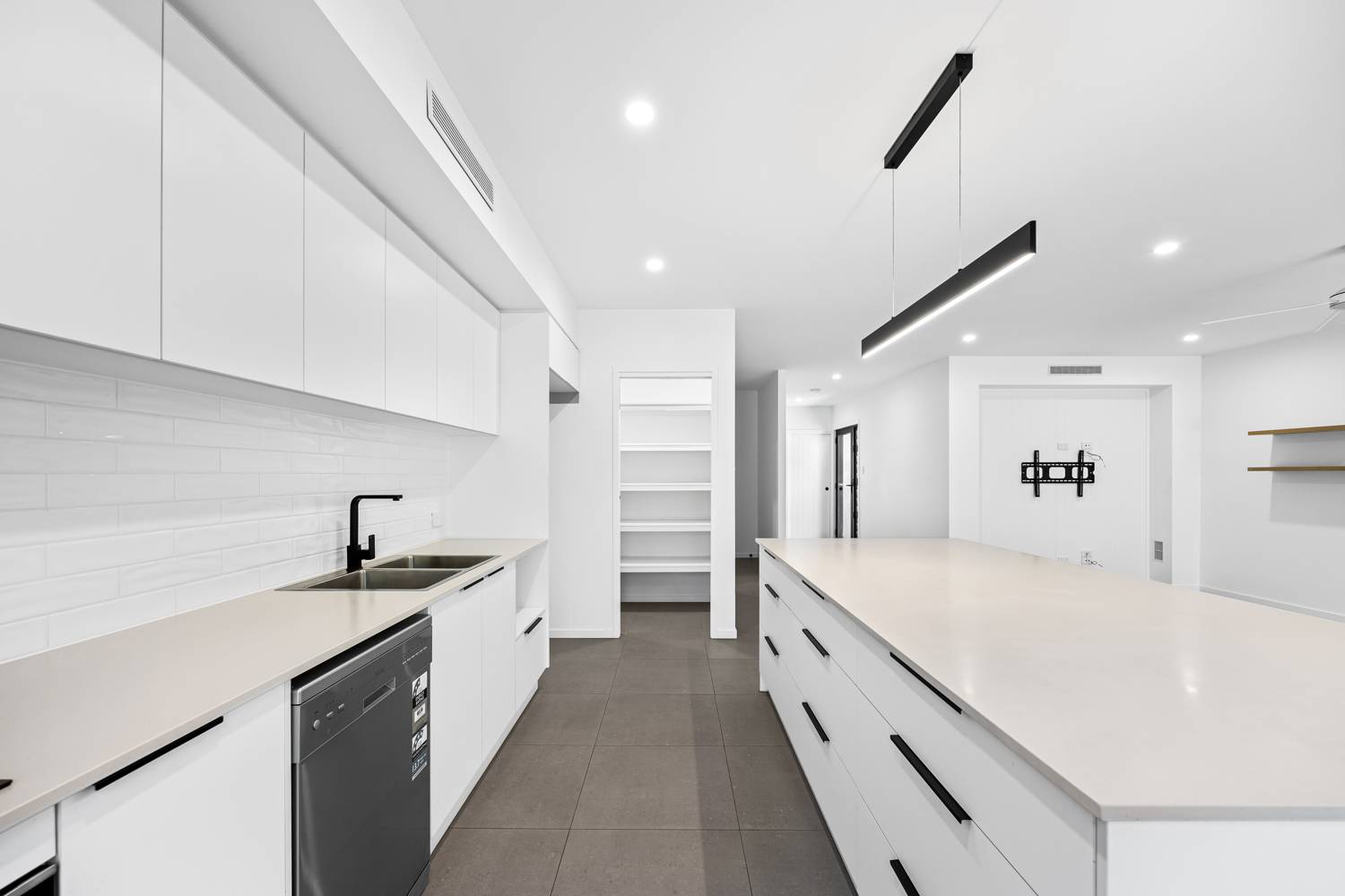 42 Palm Forest Circuit, Forest Glen - Thumbnail 3
