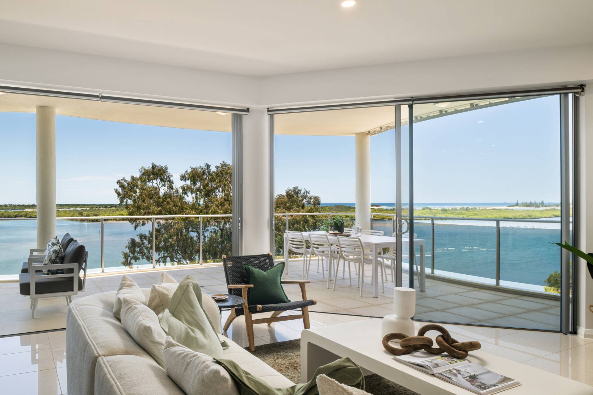 602/50 Picnic Point Esplanade, Maroochydore - Thumbnail 2